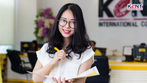 GenZ “đỏ mắt” tìm trường đào tạo tiếp viên hàng không ở TPHCM